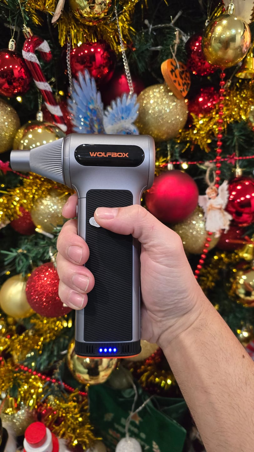 Customer photo review of WOLFBOX MF200 Compressed Air Duster with Swappable Battery Cartridge