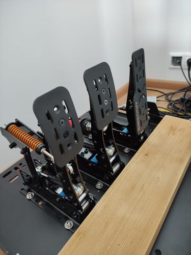 Customer photo review of Simsonn Plus X Racing Simulation Pedal with Haptic Reactor Optional