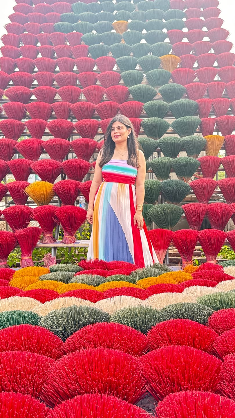 Customer photo review of Mulberry Offshoulder Pleated Maxi Dress In Multicolor