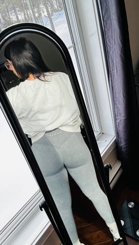 Customer photo review of SoftSculpt Leggings