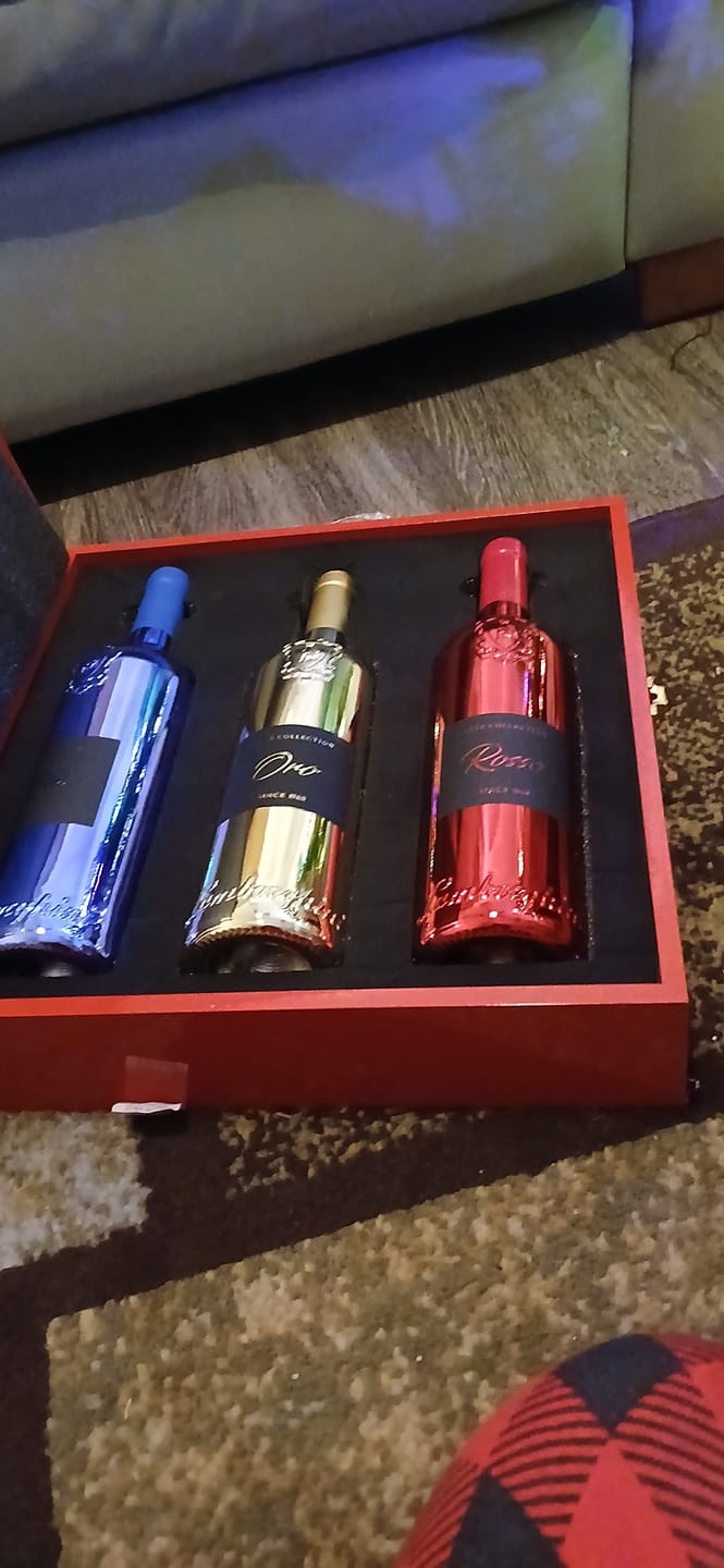 Customer photo review of Lamborghini LUXE Red Collection with Gift Set