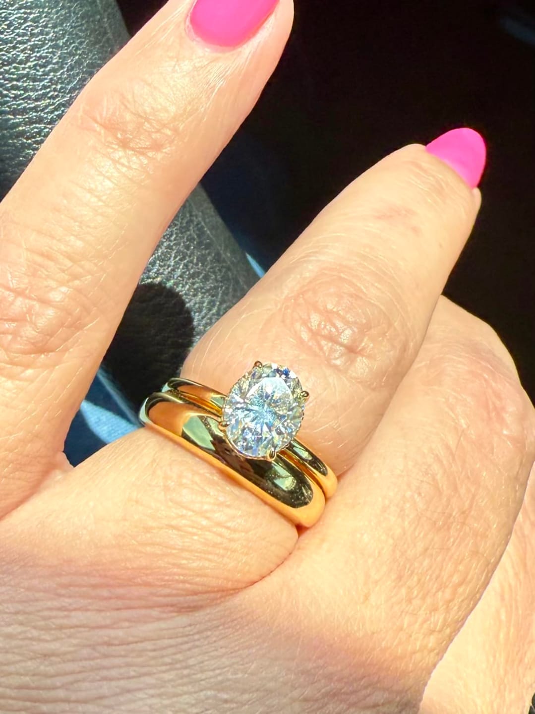 Customer photo review of S925 Moissanite 2.0 Ct ～5.5 Ct Oval Cut Yellow Gold/White Gold Promise Ring For Women