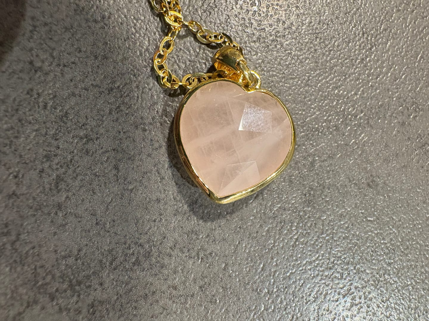 Customer photo review of Pendentif Coeur en Pierre Naturelle