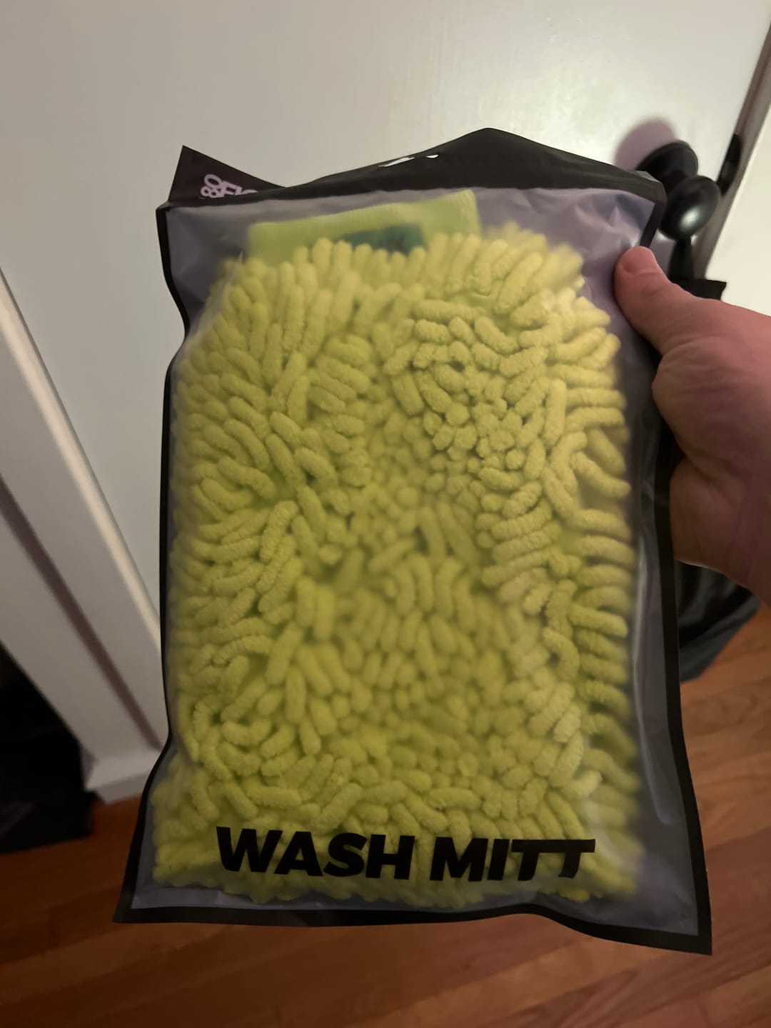 Customer photo review of 80Eighty® Car Wash Mit