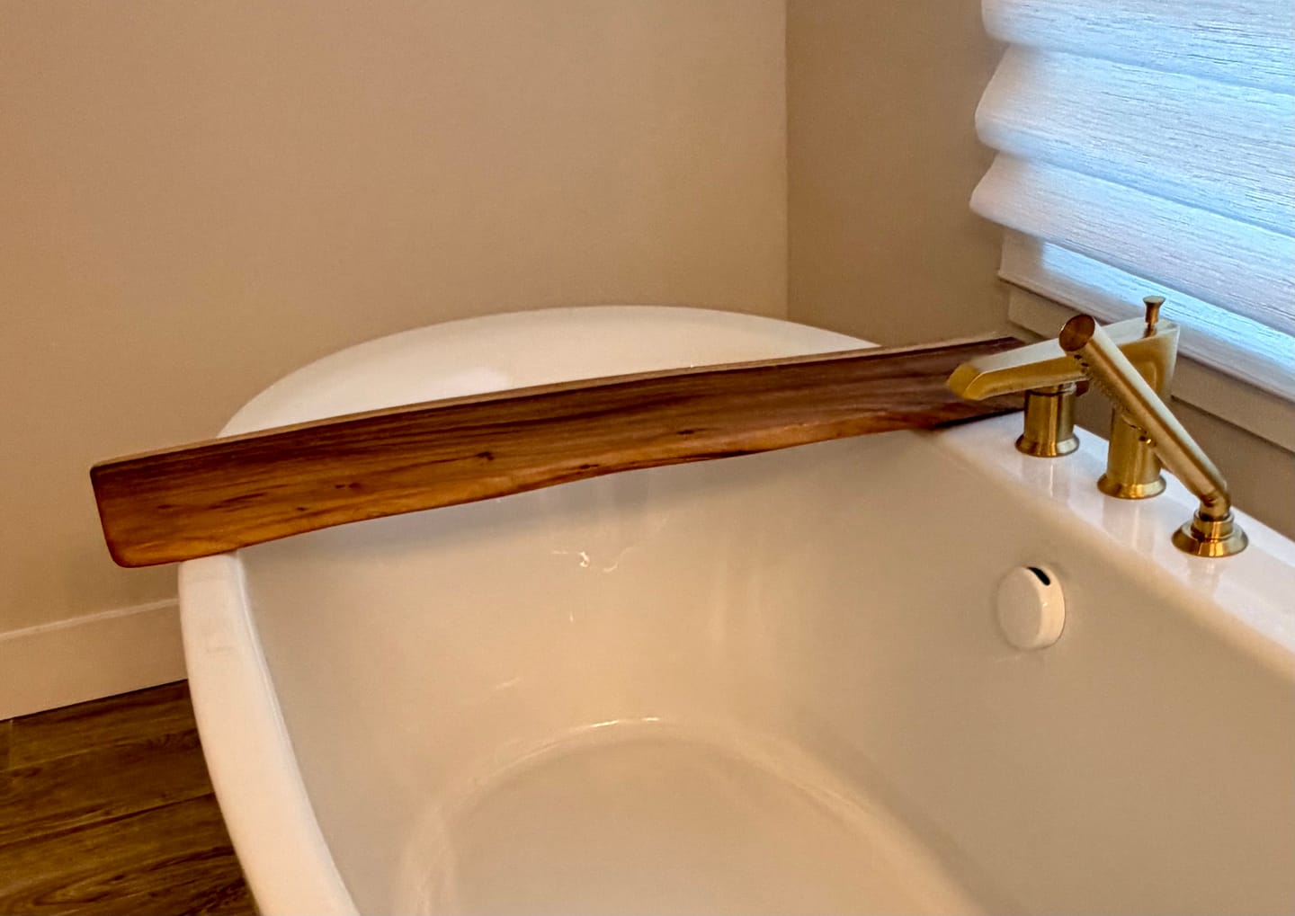 Customer photo review of Live Edge Wood Bath Caddy – Rustic Handmade Bathtub Tray & Gift Idea