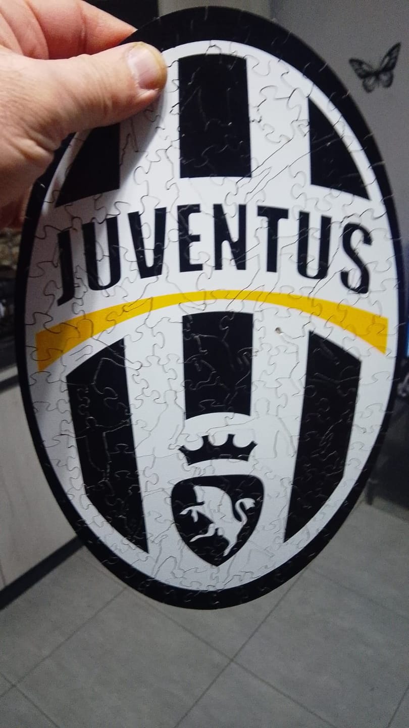 Customer photo review of Retro Logo Juventus® - Puzzle di Legno