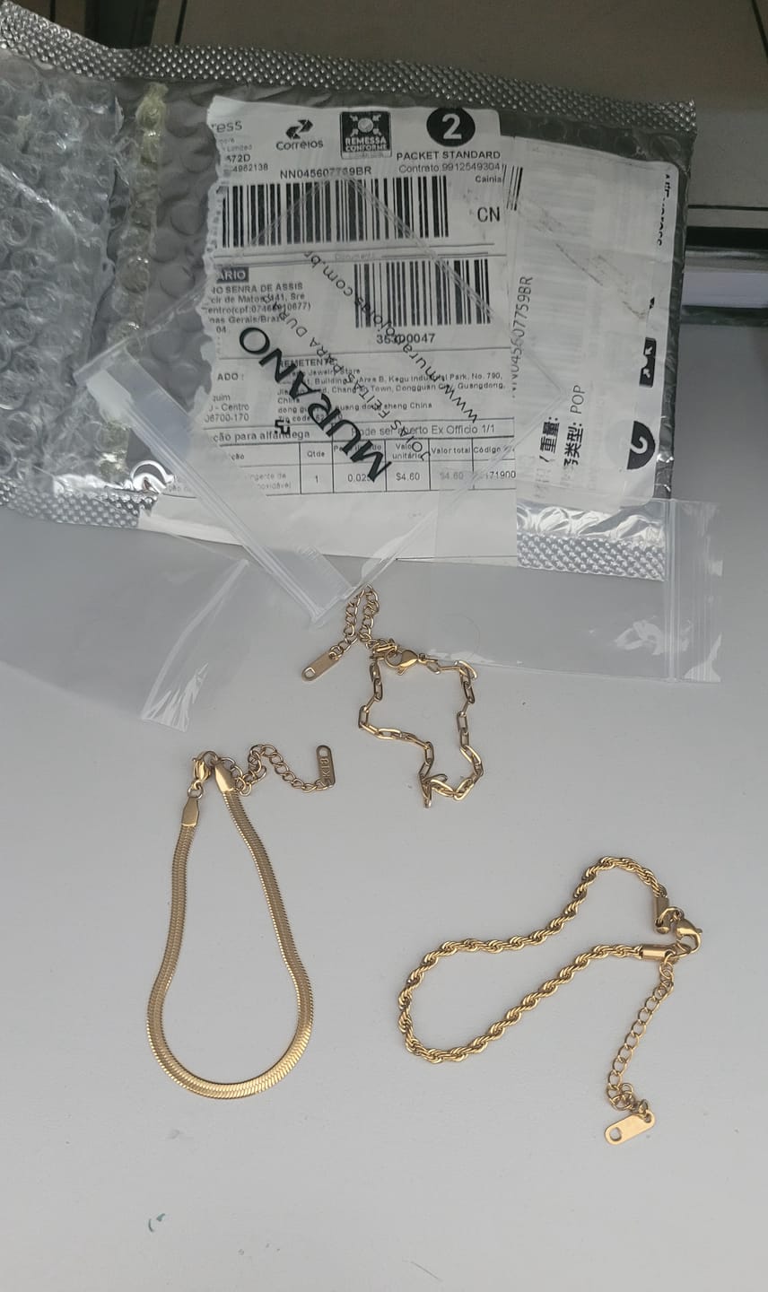 Customer photo review of Kit Pulseiras Essential Banhado em Ouro 18K