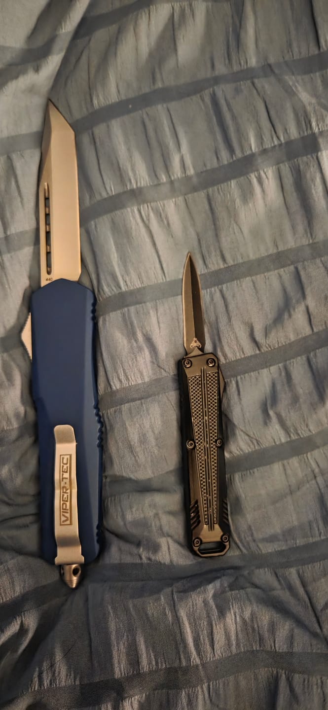 Customer photo review of VT Black Rocket Mini OTF Knife