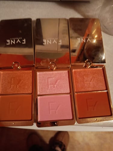 Customer photo review of Sleek Cheeks Dimension Duo Blusher.