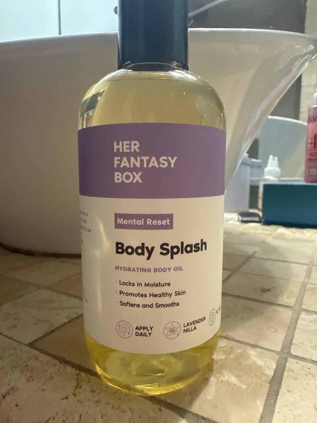 Customer photo review of Body Splash - Skin Smoothing Body Oil (Mental Reset – Lavender & Vanilla CALMING SPA SCENT)