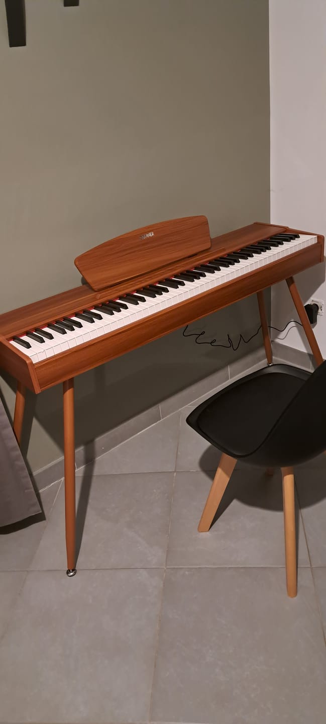 Customer photo review of Donner DDP-80 Motif de Bois Piano Numérique