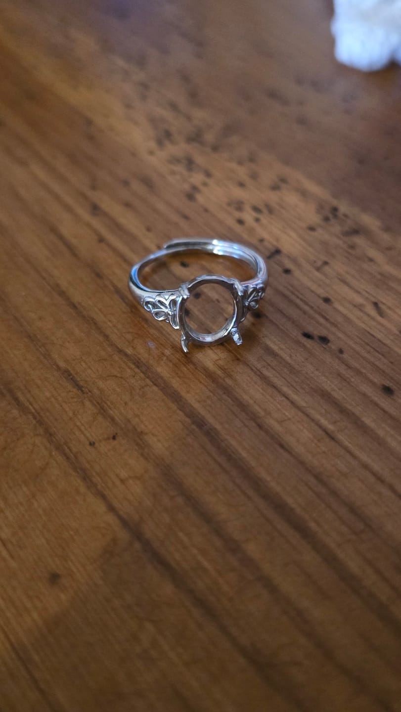 Customer photo review of Bague "Amara" en Labradorite