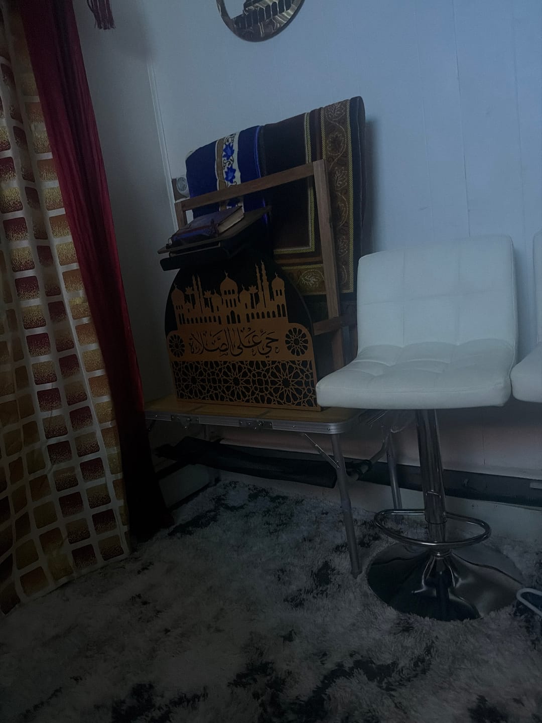 Customer photo review of Wooden Prayer Rug and Mat Holder and Quran Stand