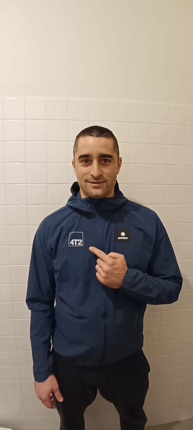 Customer photo review of saysky clean pace hooded jacket, blue.