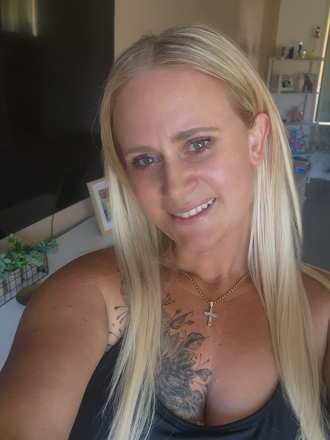 Customer photo review of The Naked Skin™ Lymphatic Contour Brush