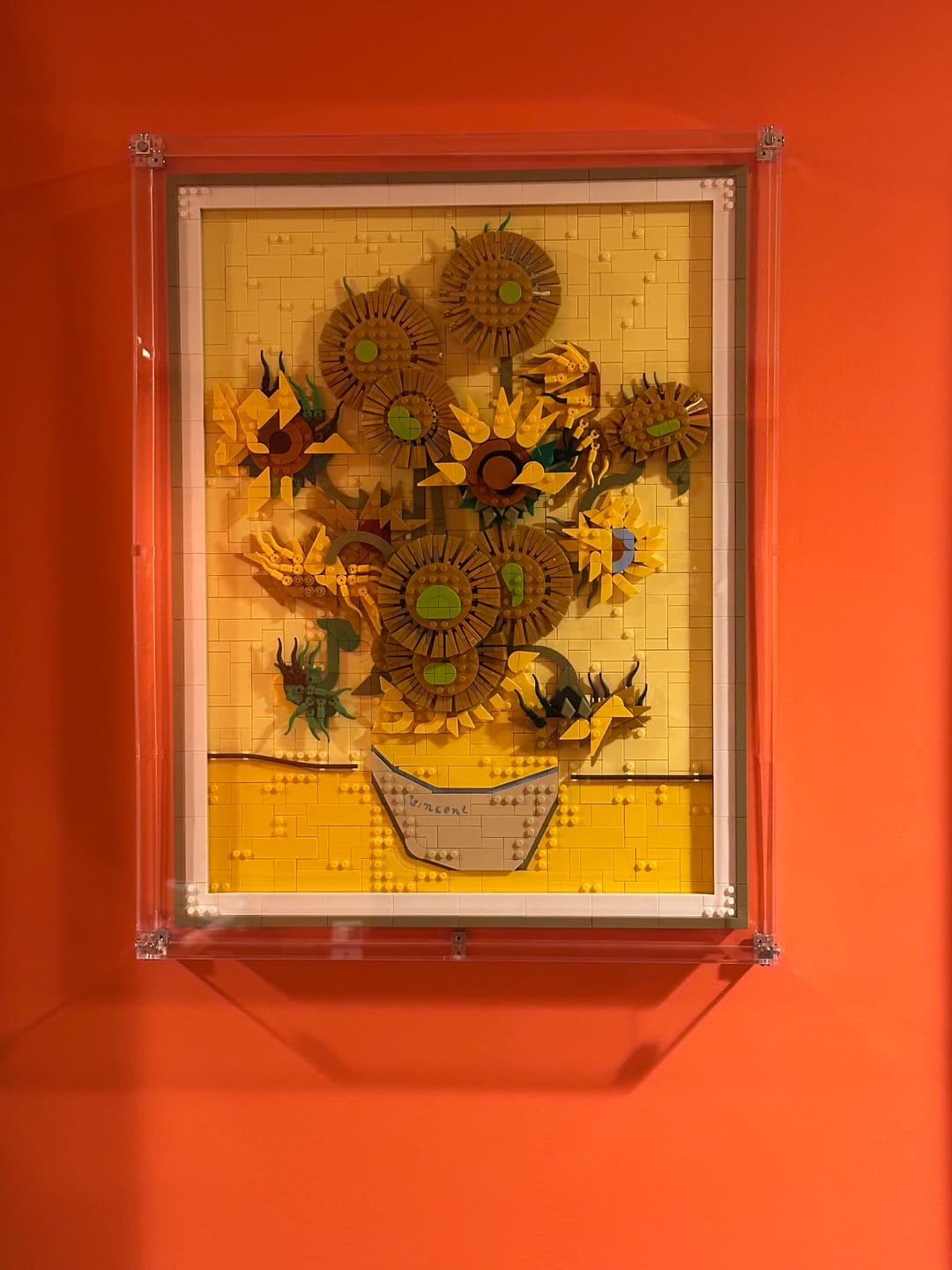 Customer photo review of Wall Mounted Display Case for LEGO® 31215 Art Vincent van Gogh – Sunflowers