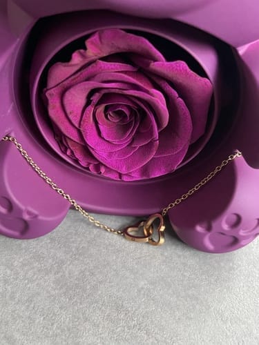 Customer photo review of Ewige Rose Bär Geschenkbox Mit Gravierter Herz Halskette - Kostenlose Ohrringe