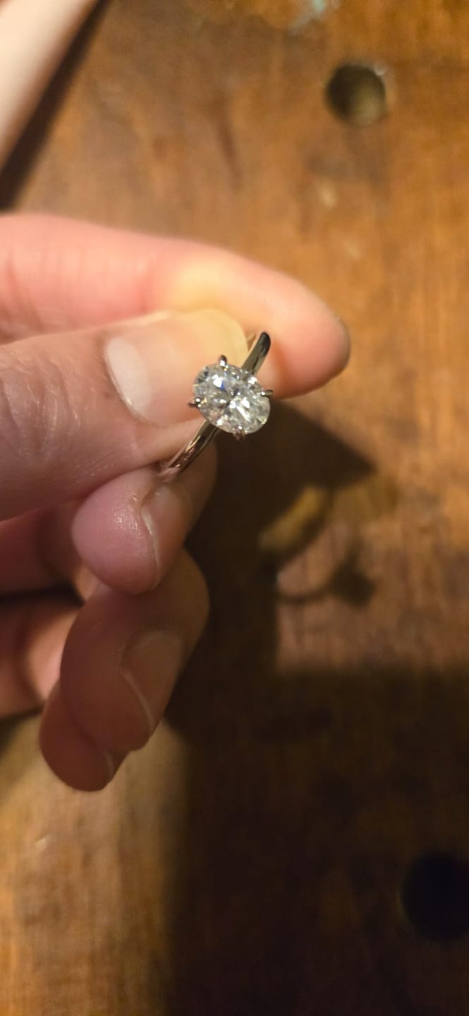 Customer photo review of Rodiffy Hidden Halo Moissanite 2.0Ct~5.5Ct Oval Cut Promise Ring For Women
