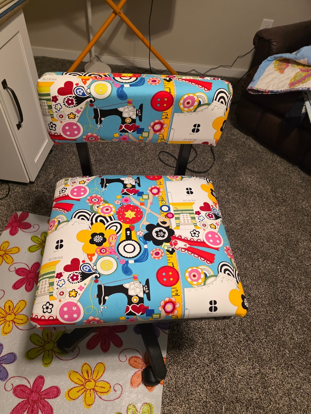 Customer photo review of Arrow Hydraulic Sewing Chair