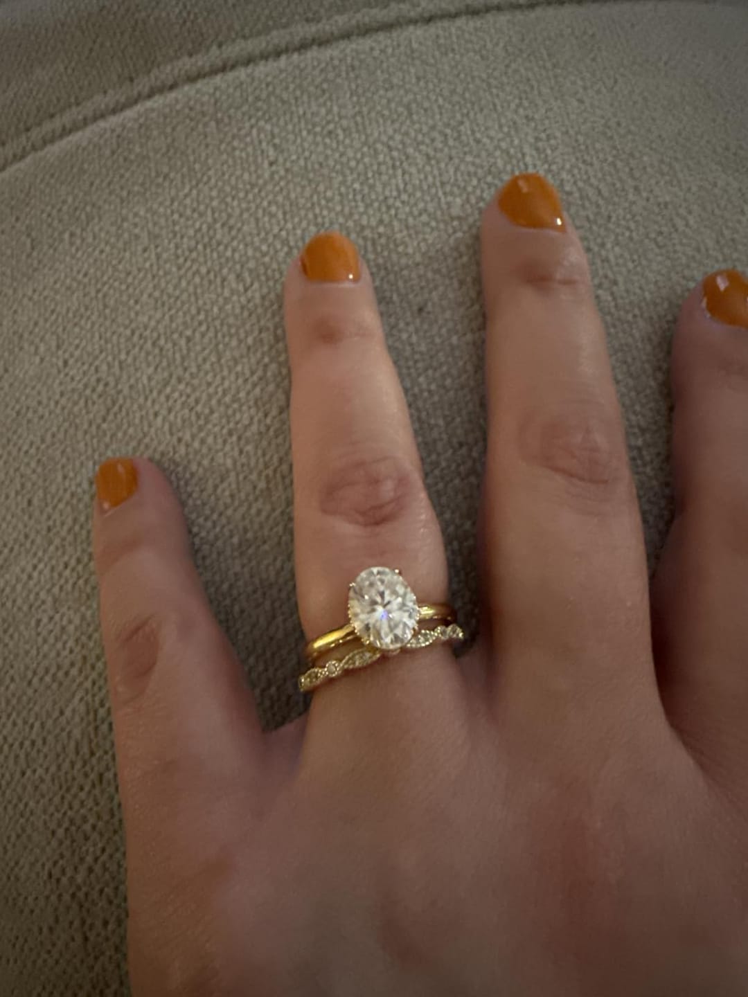 Customer photo review of S925 Moissanite 2.0 Ct ～5.5 Ct Oval Cut Yellow Gold/White Gold Promise Ring For Women