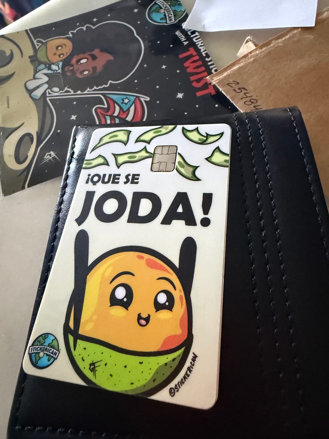 Customer photo review of Que Se Joda - Sticker para Tarjeta de Crédito
