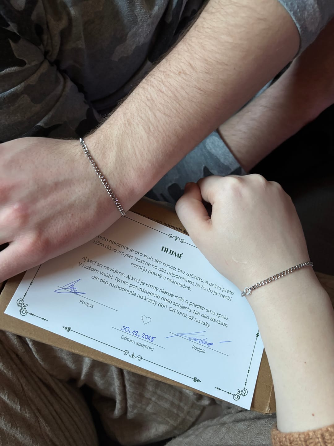 Customer photo review of Tilumé. Sada permanentých náramkov