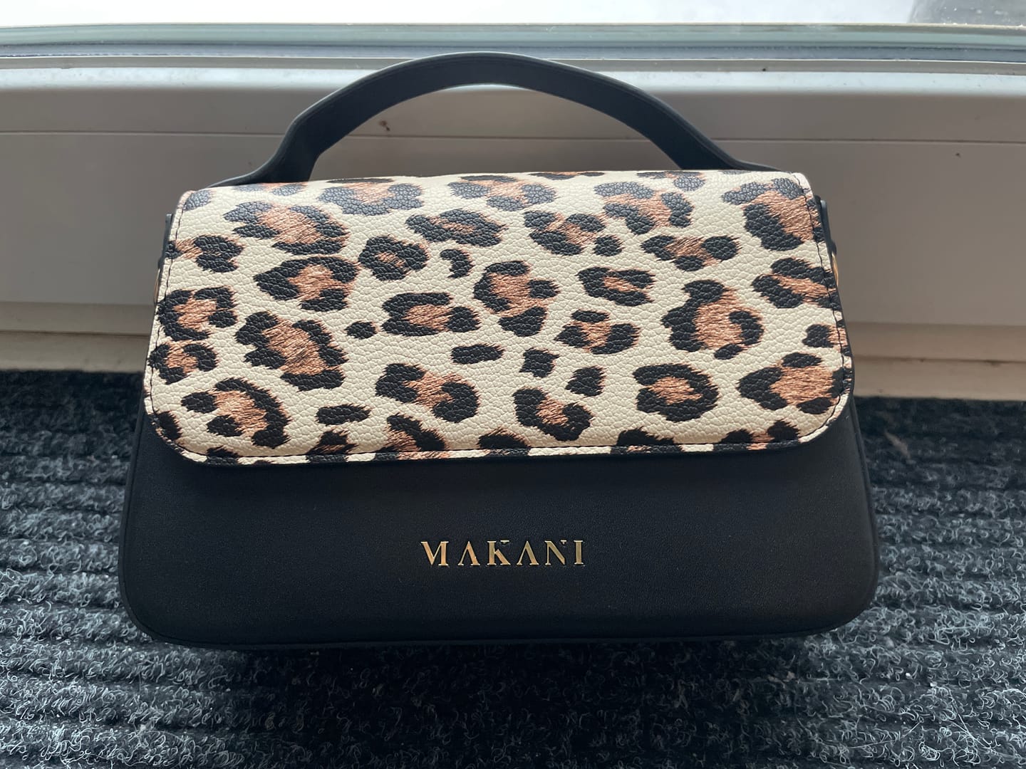 Customer photo review of NALUA - BLACK LEO