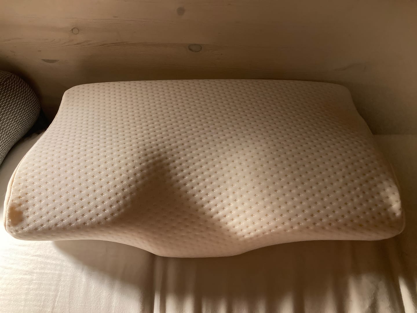 Customer photo review of RestEasy Ergonomisk - Memory Foam Nakkepude