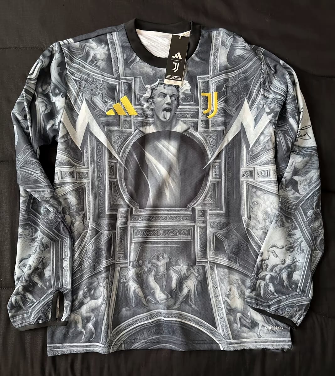 Customer photo review of WARMTOP JUVENTUS SPECIAL EDITION 2025/26