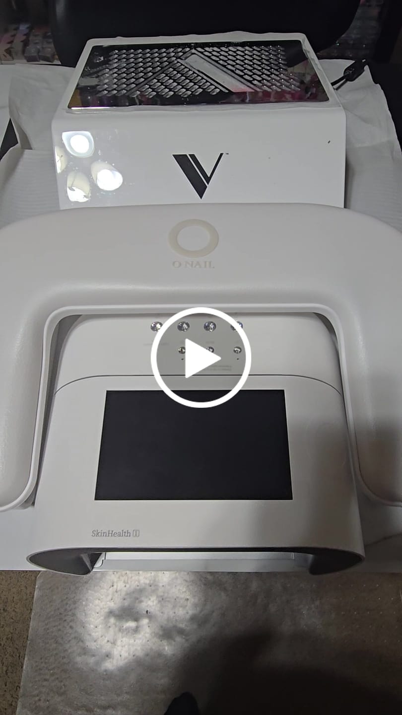 Customer video review of Skin Health No.1 AI Nail Lamp