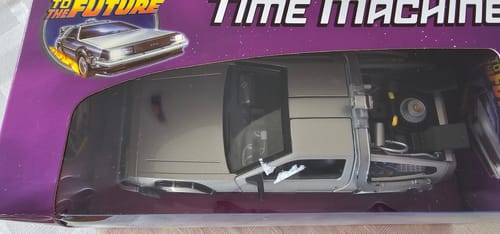 Customer photo review of Back To The Future I Delorean Escala 1:24 - Welly