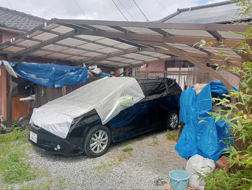 Customer photo review of Car Windshield Snow Cover – Frost & Sun Protection for Sedans & SUVs