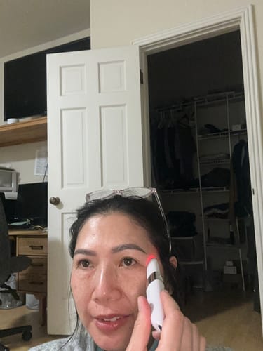 Customer photo review of EvenSkyn® Venus: Advanced Eyelid Anti-Aging Device