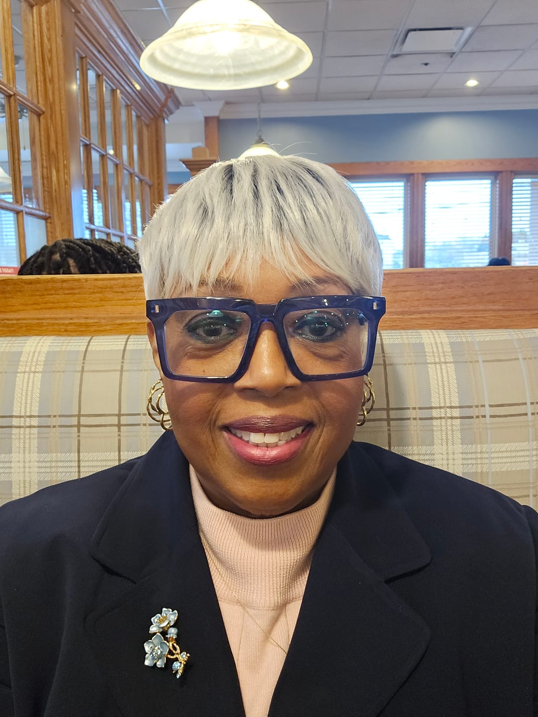 Customer photo review of Outre Wigpop Full Wig - NOLA