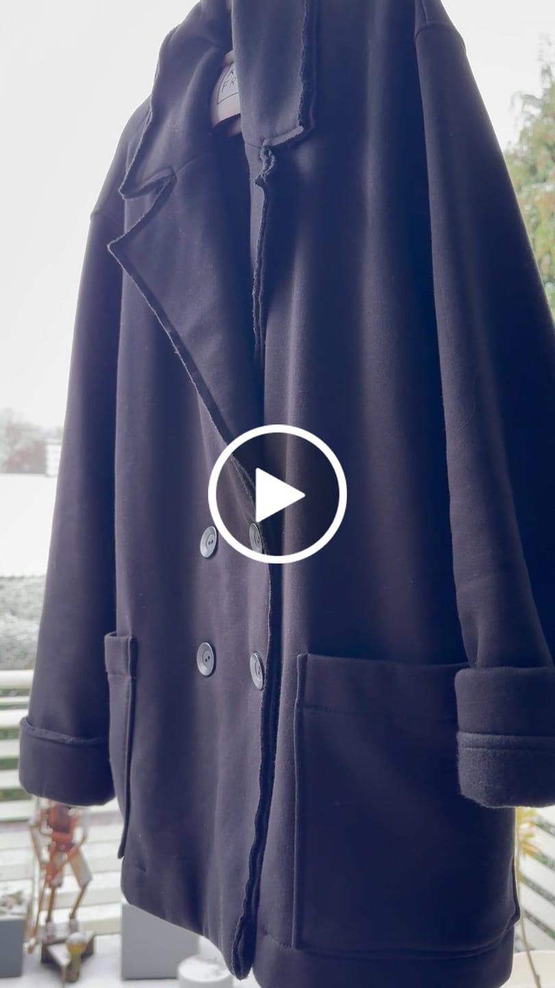 Customer video review of HELIEE Oversized Sweat-Kurzmantel