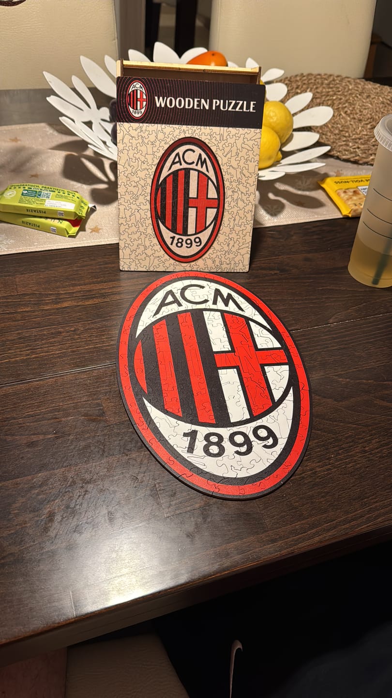 Customer photo review of AC Milan® Logo - Holzpuzzle