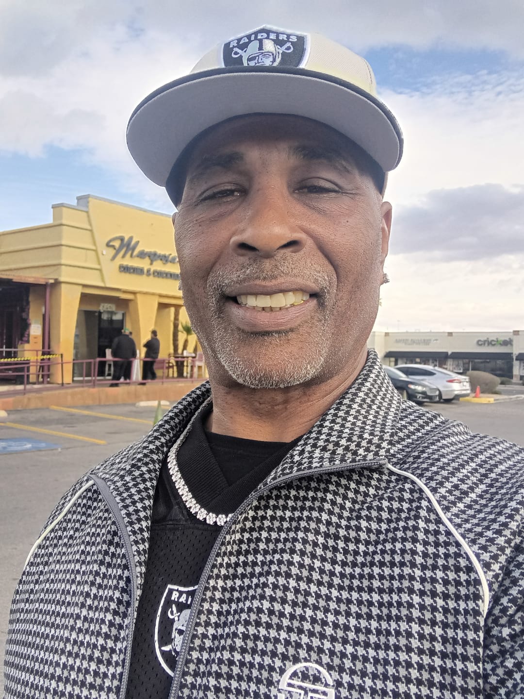 Customer photo review of Dallas Houndstooth Track Jacket- Black Beauty