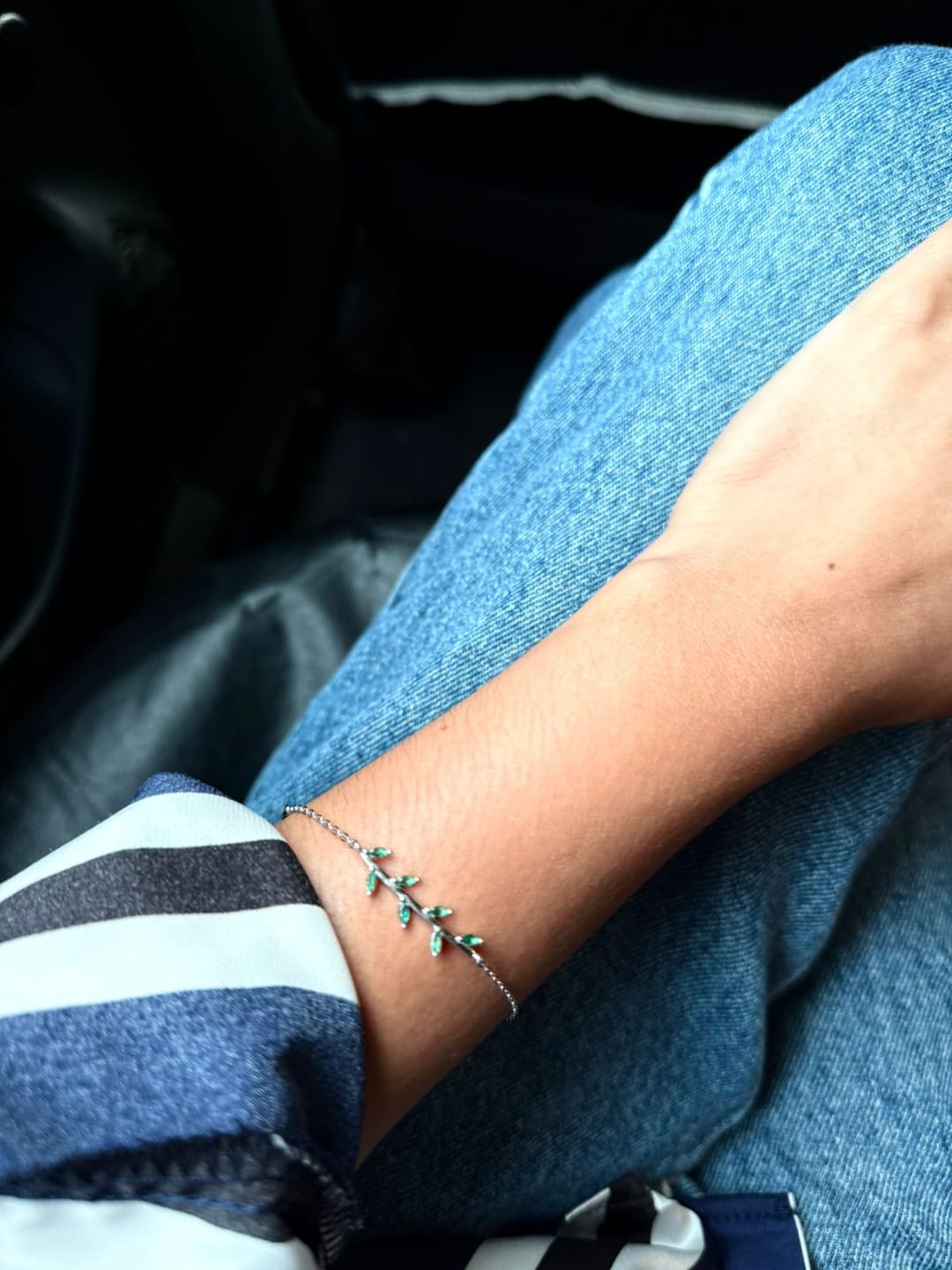 Customer photo review of Pulseira Folhas Verdes Prata 925