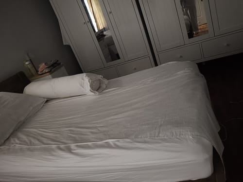 Customer photo review of Wake Up As Your Best Self With Our Grounding Sheet Set!