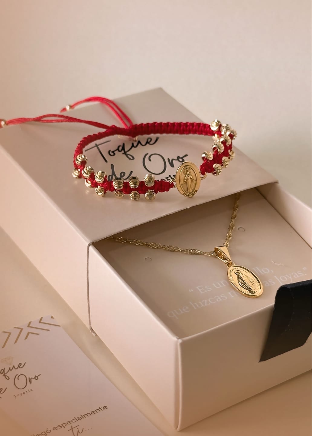Customer photo review of Combo de lujo virgen milagrosa