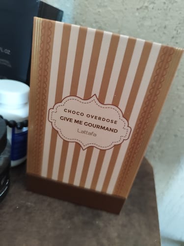 Reseña con foto de un cliente sobre Perfume Lattafa Gourmand Choco Overdose 75ml EDP