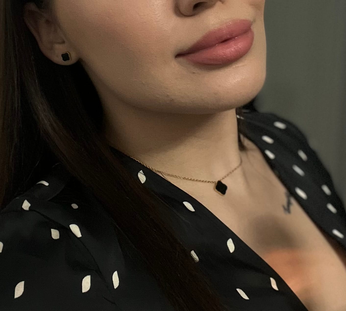 Customer photo review of Flora Gold Black Necklace