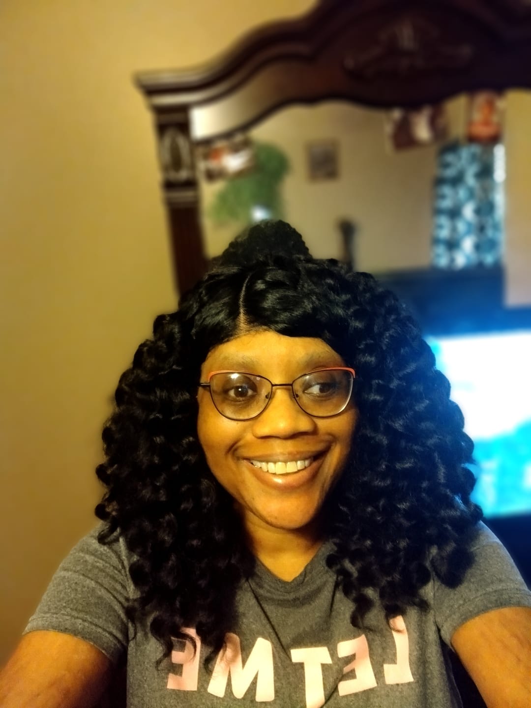 Customer photo review of Outre Melted Hairline Glueless HD Lace Front Wig - MH 118
