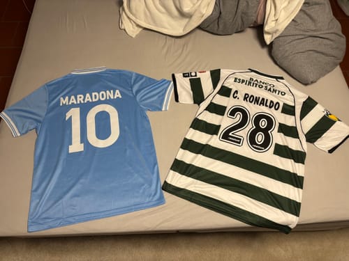 Customer photo review of Diego Armando Maradona 10 - Napoli 1986 1987 Retro Football Jersey Trikot Maillot Maglia