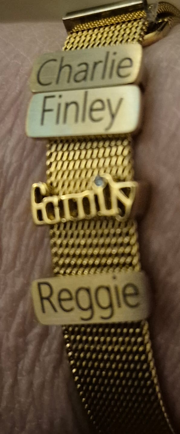 Customer photo review of Mesh charm family gold