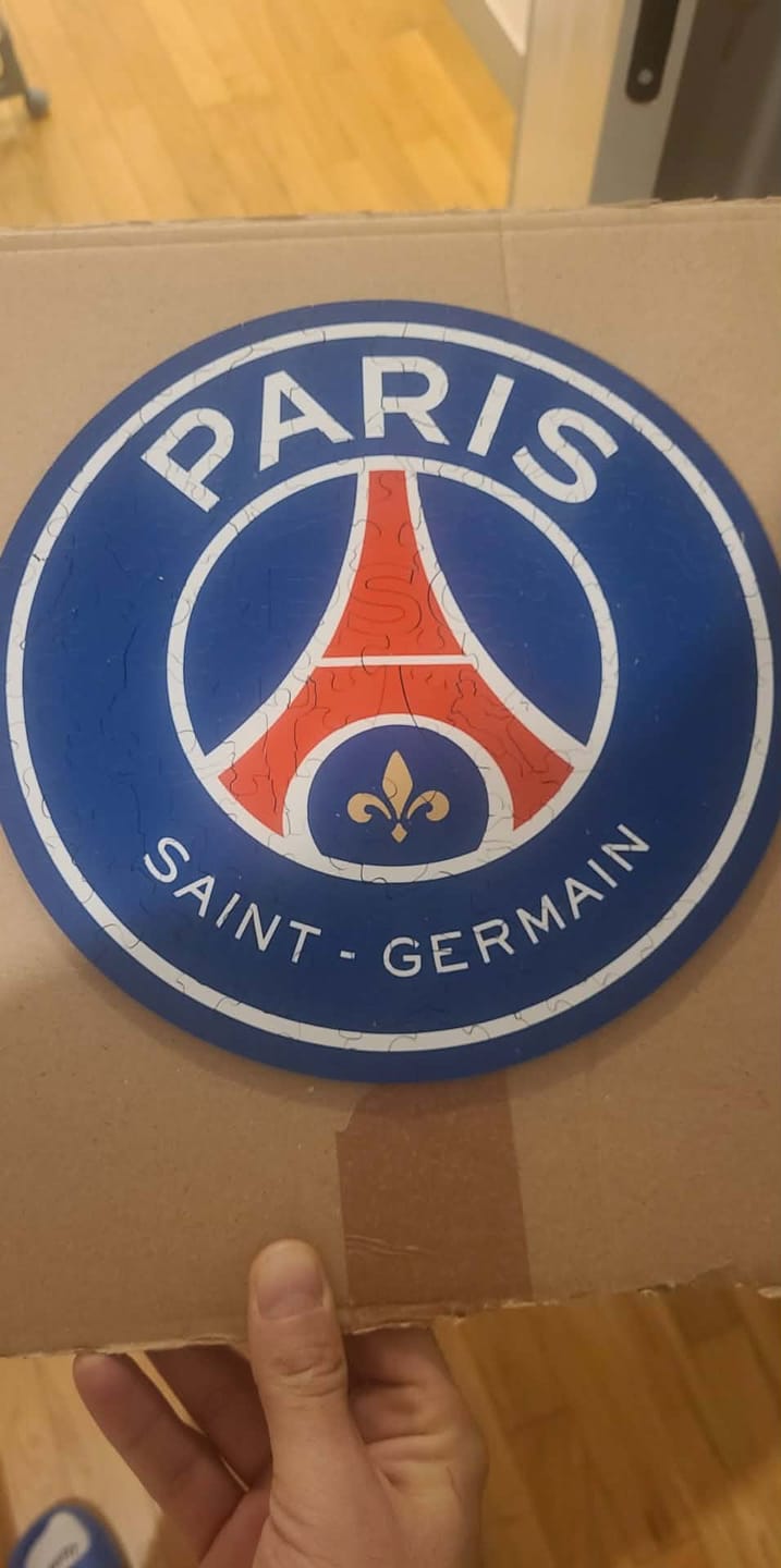 Customer photo review of Logo Paris Saint-Germain® - Puzzle en Bois