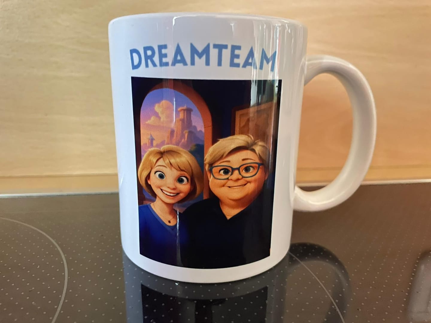 Customer photo review of Personalisierte Foto-Tasse Besties Zeichentrick (Verwandelt eure Bilder in eine Zeichnung)