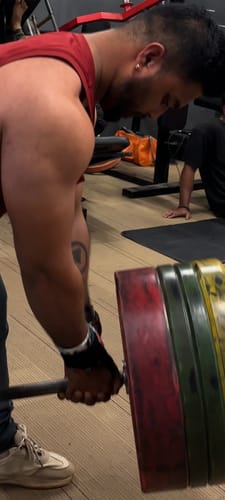 Customer photo review of Thunderstrike Wrist Wrap - Weightlifting Wrist Wraps for Gym & Powerlifting