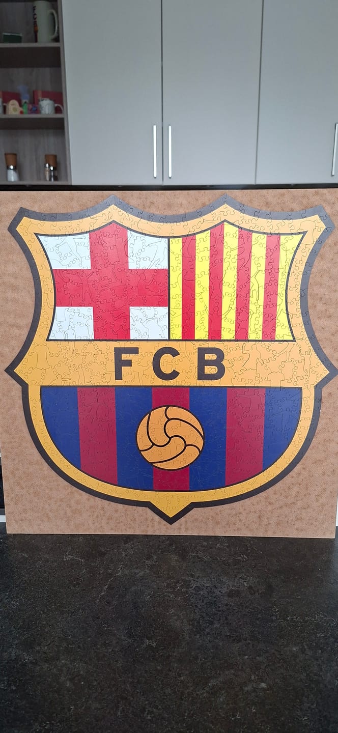 Customer photo review of FC Barcelona® Logo - Holzpuzzle