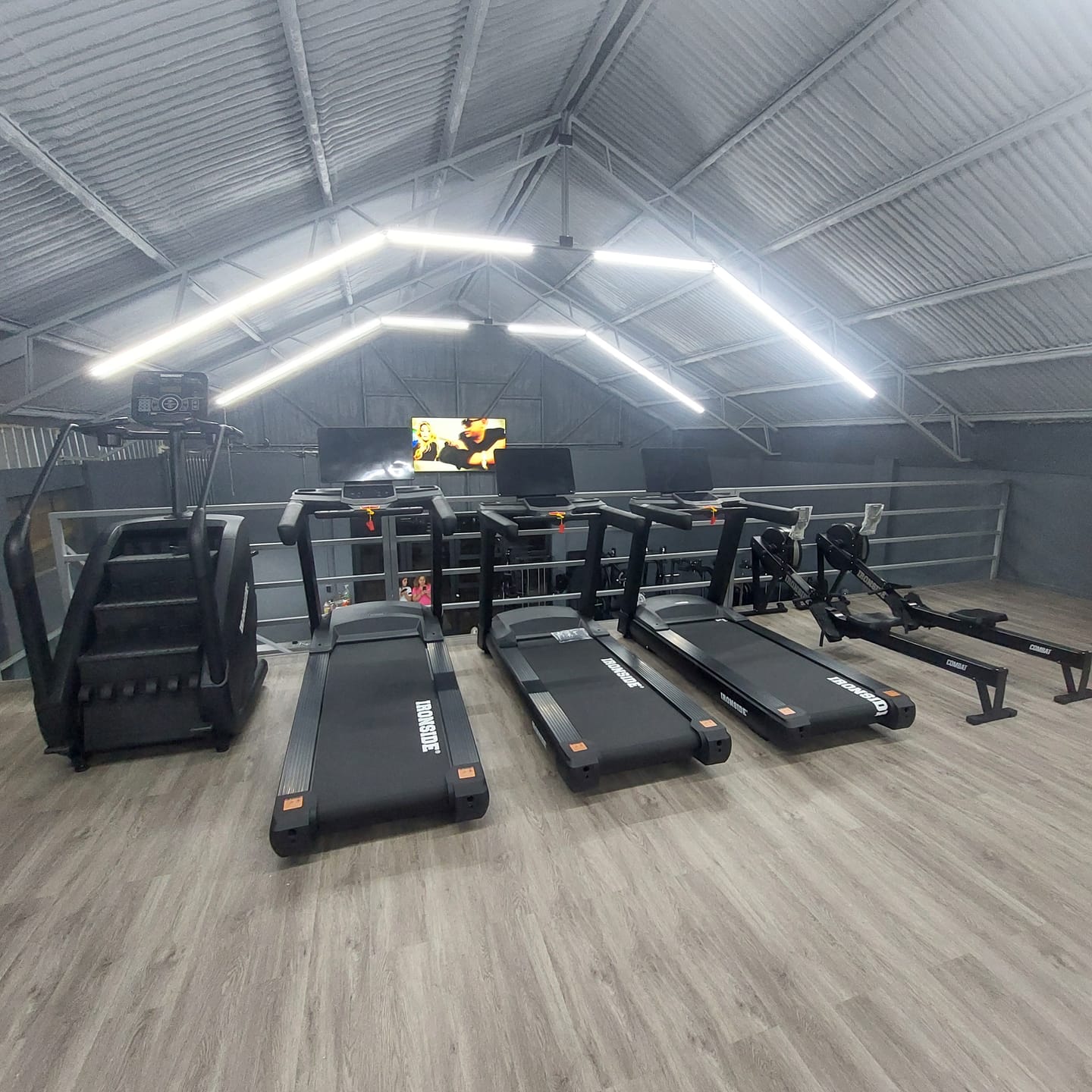 Customer photo review of Trotadora Comercial IRONSIDE Luxury
